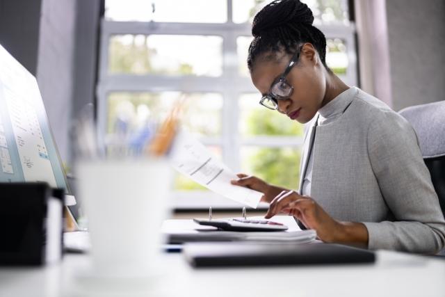 woman financial advisor