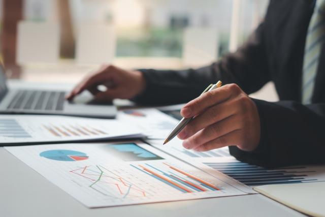 using graphs to plan out finances